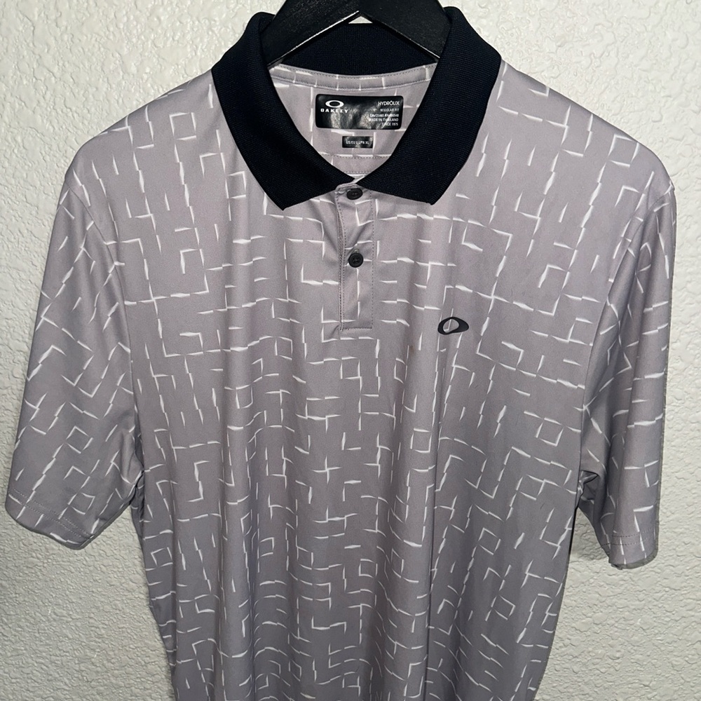 Oakley Men's Patterned Polo Shirt - Gray and Black
